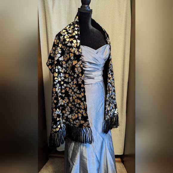 VINTAGE WTOO Long Silver Formal Gown Dress Size 10 - Picture 7 of 17